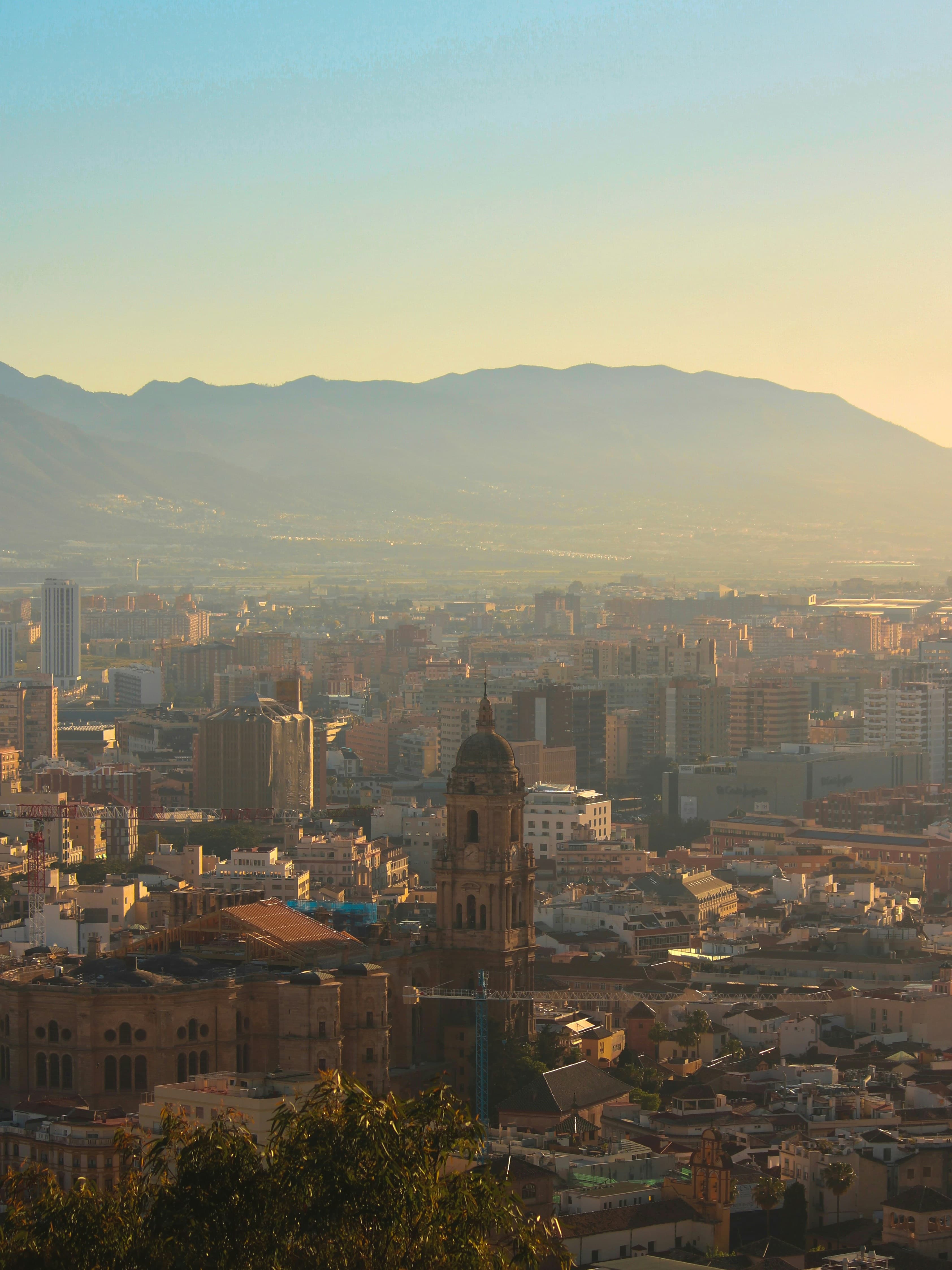 Málaga — southern-European desk